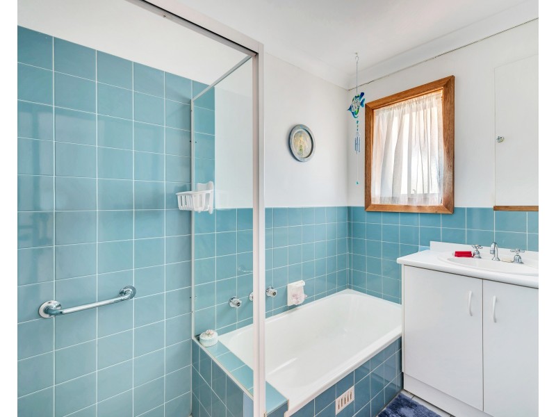 2 Richardson Crescent, Morphett Vale SA 5162