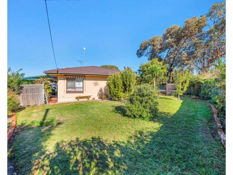 2 Richardson Crescent, Morphett Vale SA 5162