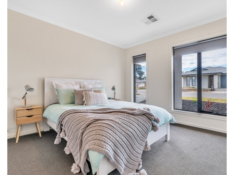 18 Parkindula Drive, Mount Barker SA 5251