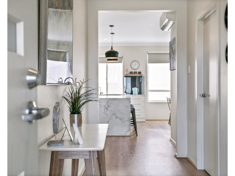 11 Sunrise Drive, Woodcroft SA 5162