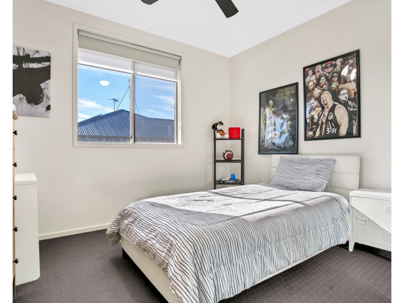 11 Sunrise Drive, Woodcroft SA 5162