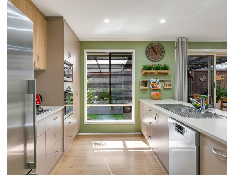 3 Dorrien Avenue, Woodcroft SA 5162