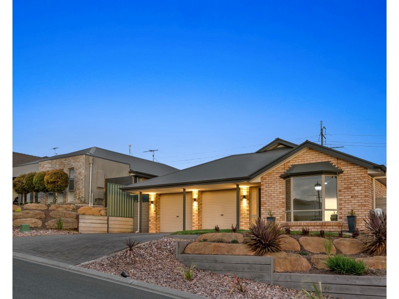 13 Bradbury Court, Hallett Cove SA 5158