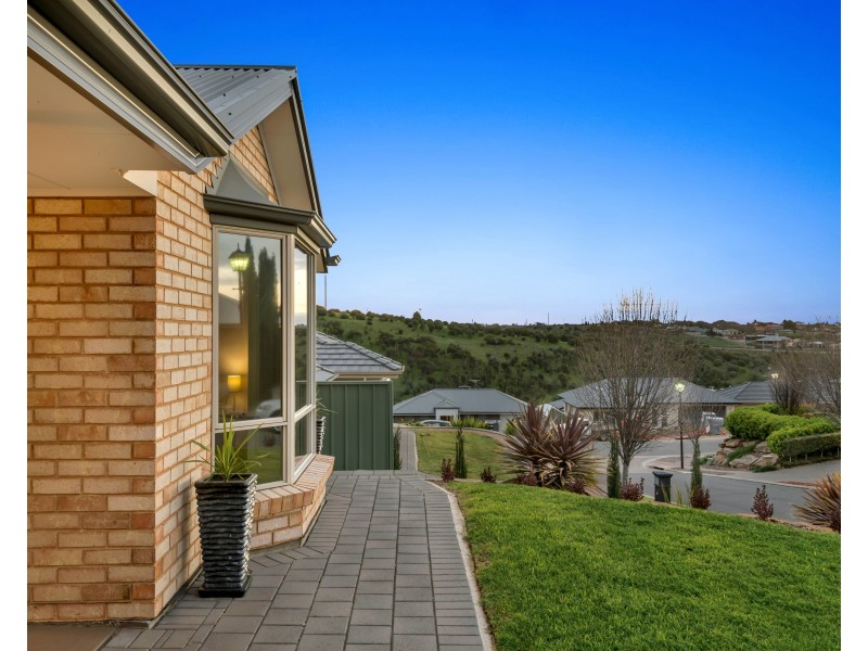13 Bradbury Court, Hallett Cove SA 5158
