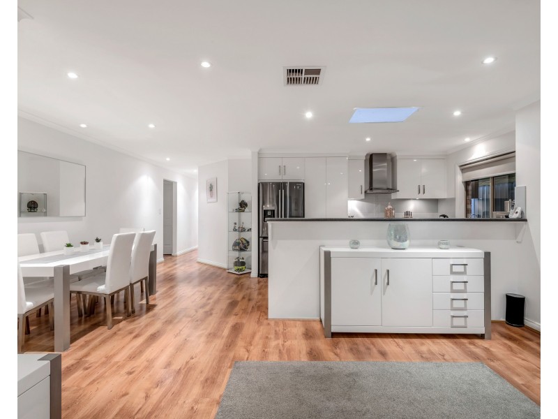 13 Bradbury Court, Hallett Cove SA 5158