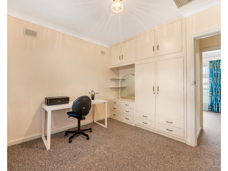 21 Salisbury Avenue, Morphett Vale SA 5162