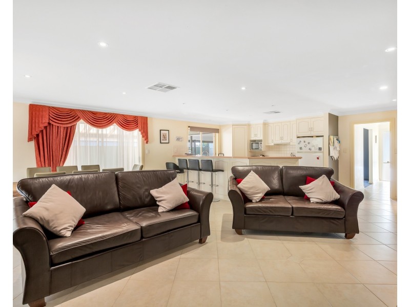 26  Elizabeth Crescent, Hallett Cove SA 5158