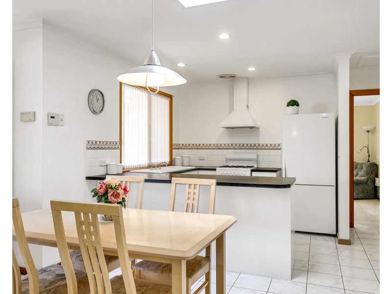 11 Laffitte Place, Seaford Rise SA 5169