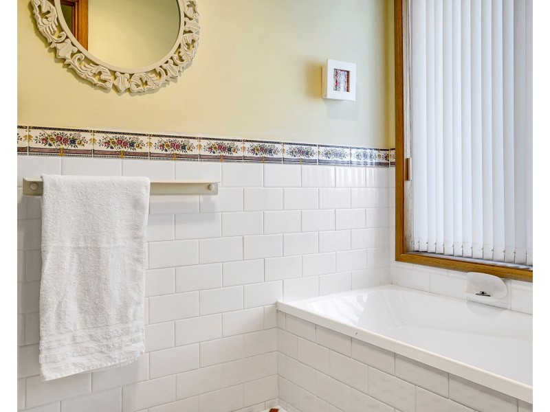 11 Laffitte Place, Seaford Rise SA 5169