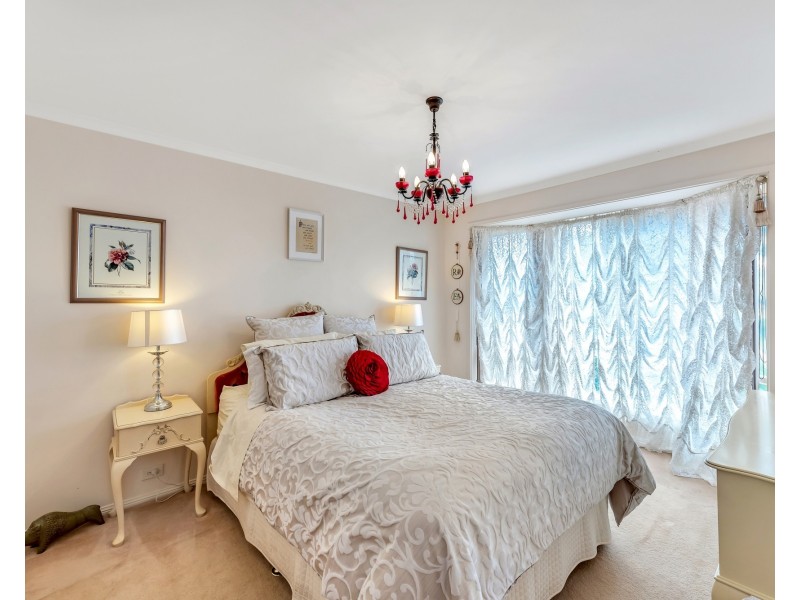 13 Dorrien Avenue, Woodcroft SA 5162