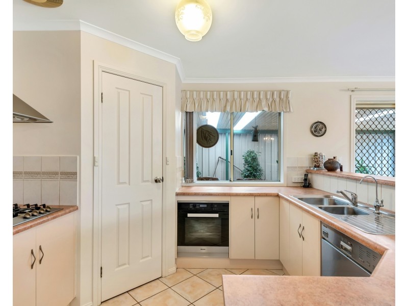 13 Dorrien Avenue, Woodcroft SA 5162