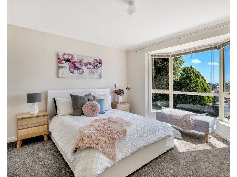 4 Phillip Court, Hallett Cove SA 5158