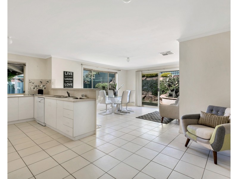 4 Phillip Court, Hallett Cove SA 5158