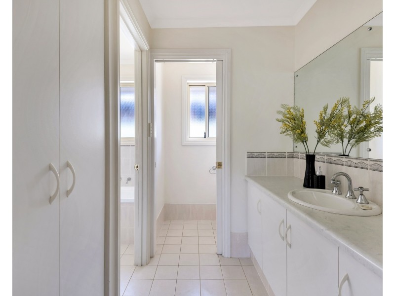 4 Phillip Court, Hallett Cove SA 5158