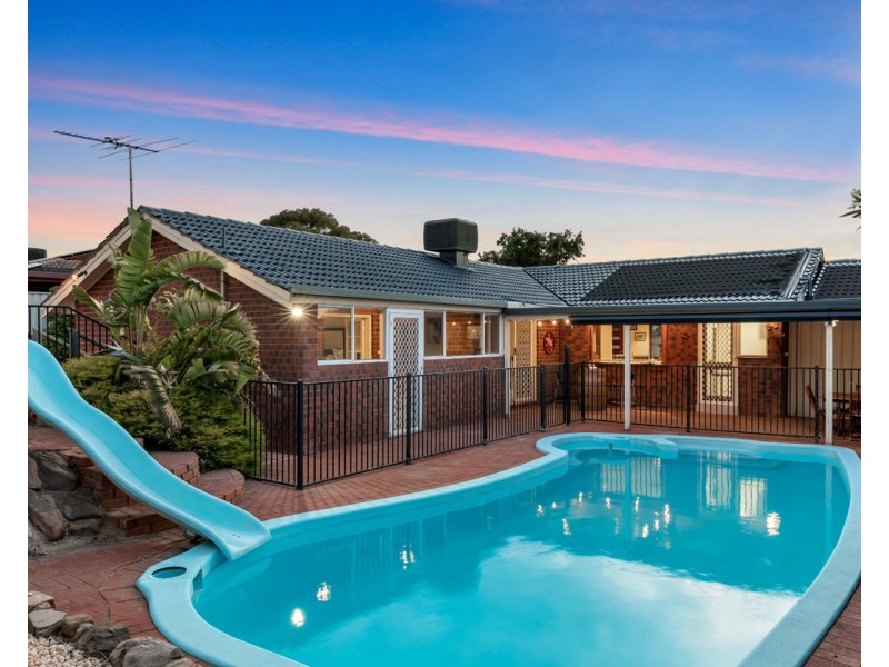 12 Koomooloo Crescent, Hallett Cove SA 5158