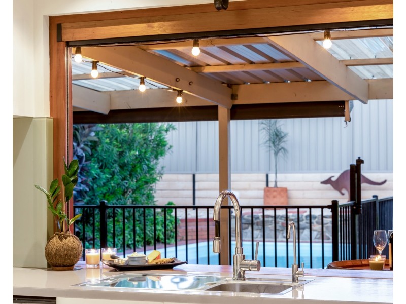 12 Koomooloo Crescent, Hallett Cove SA 5158