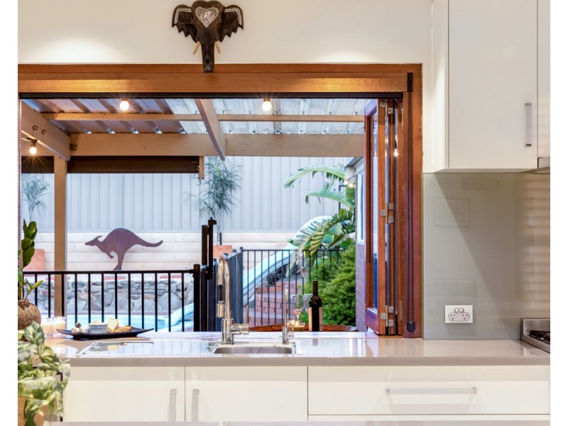 12 Koomooloo Crescent, Hallett Cove SA 5158