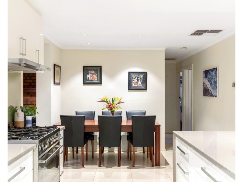 12 Koomooloo Crescent, Hallett Cove SA 5158