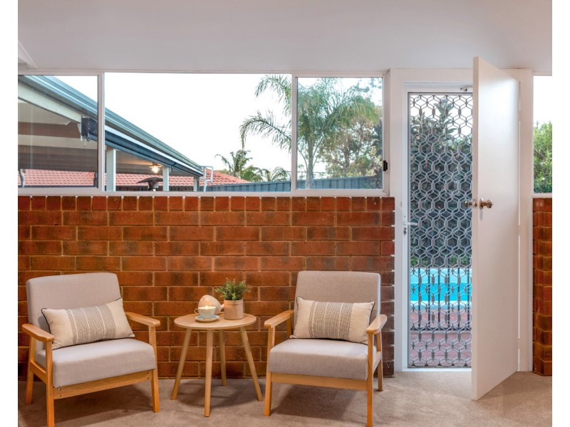 12 Koomooloo Crescent, Hallett Cove SA 5158