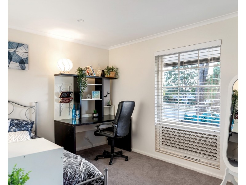 12 Koomooloo Crescent, Hallett Cove SA 5158