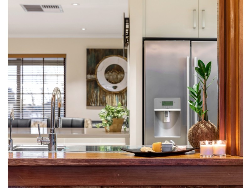 12 Koomooloo Crescent, Hallett Cove SA 5158