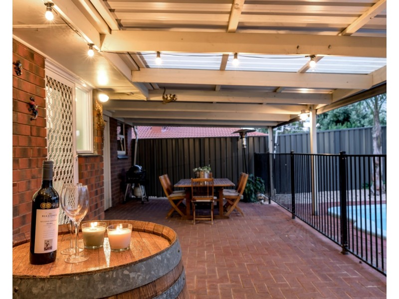 12 Koomooloo Crescent, Hallett Cove SA 5158