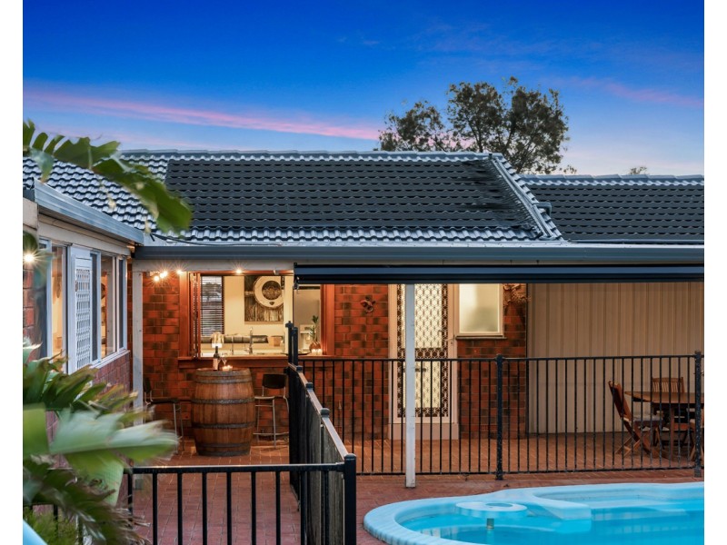 12 Koomooloo Crescent, Hallett Cove SA 5158