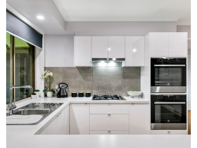 25 Walford Drive, Onkaparinga Hills SA 5163