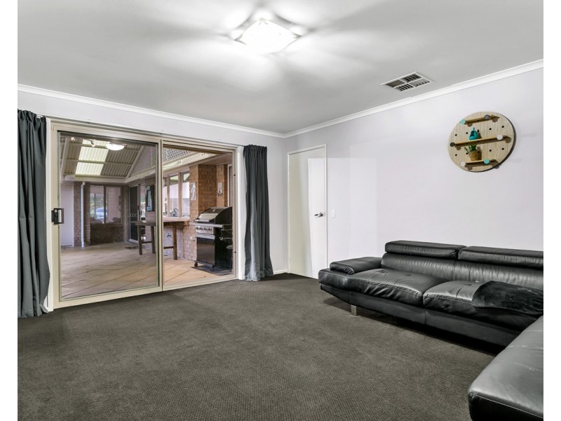 25 Walford Drive, Onkaparinga Hills SA 5163