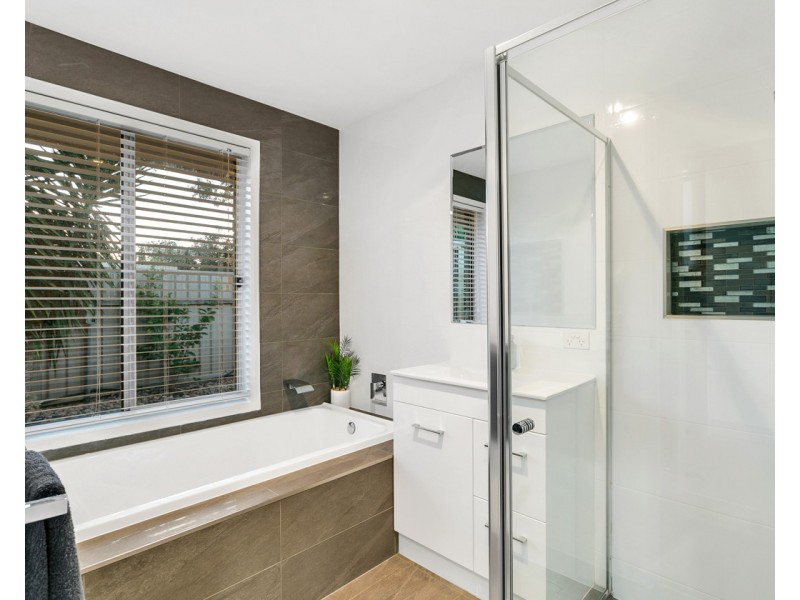25 Walford Drive, Onkaparinga Hills SA 5163