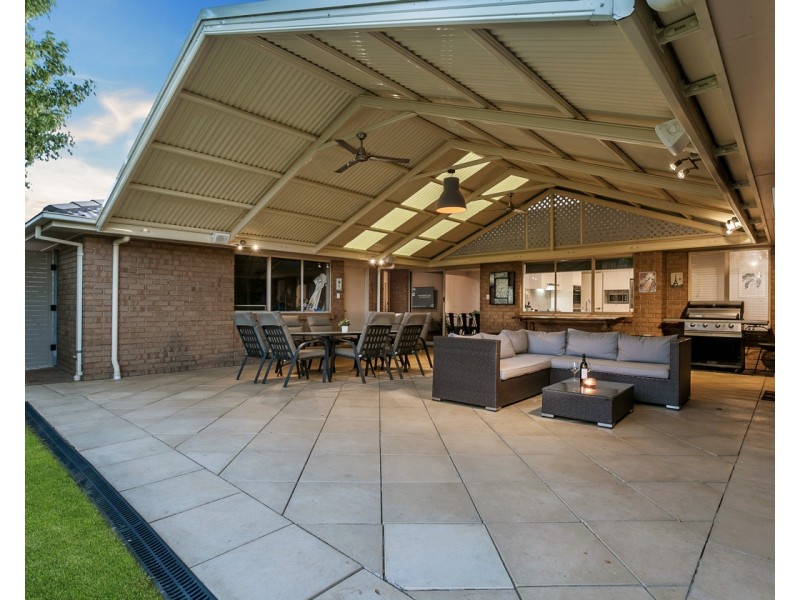 25 Walford Drive, Onkaparinga Hills SA 5163