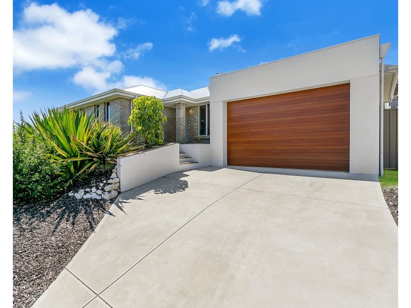 25 Yeltana Avenue, Huntfield Heights SA 5163