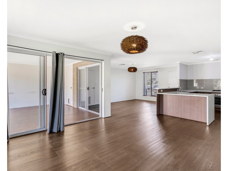 25 Yeltana Avenue, Huntfield Heights SA 5163