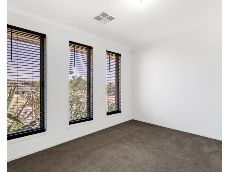 25 Yeltana Avenue, Huntfield Heights SA 5163