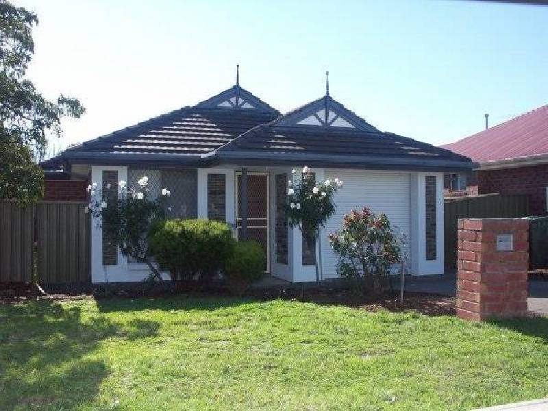 1 Barossa Way, Woodcroft SA 5162