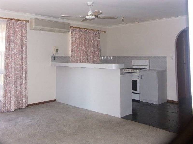 1 Barossa Way, Woodcroft SA 5162