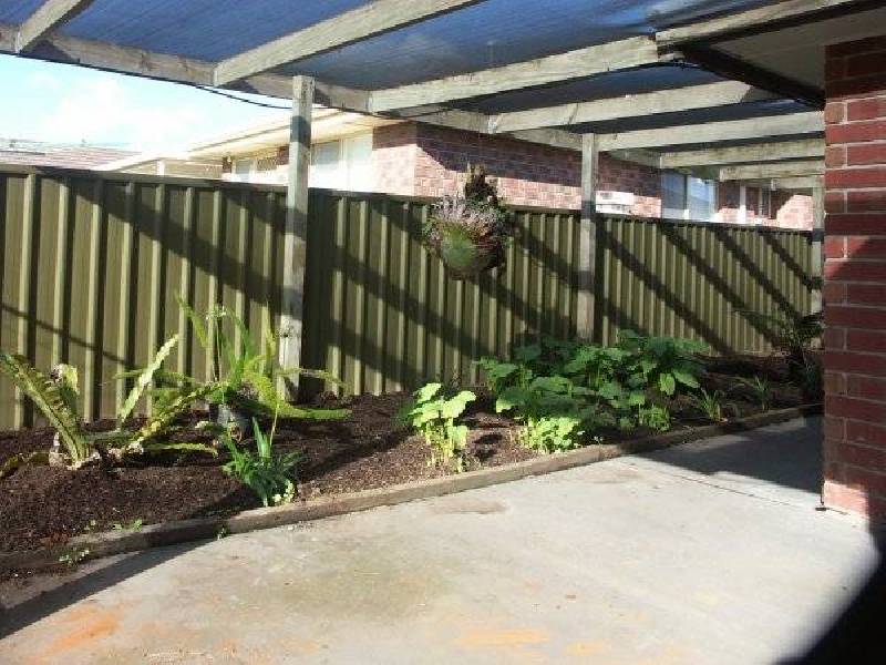 1 Barossa Way, Woodcroft SA 5162