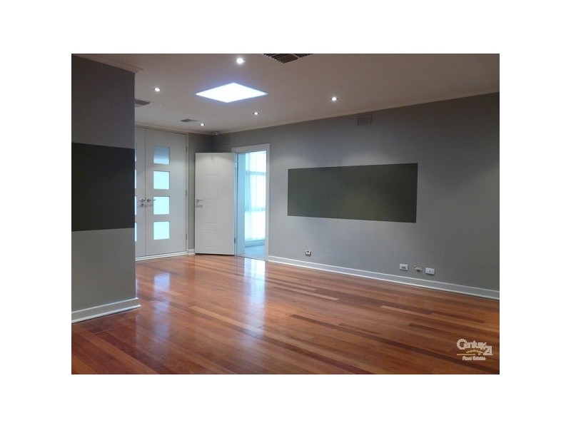 30 Creighton Avenue, Morphett Vale SA 5162