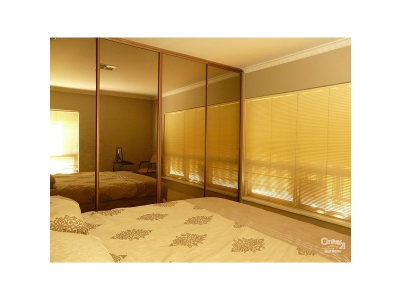 74 Brentwood Drive, Huntfield Heights SA 5163