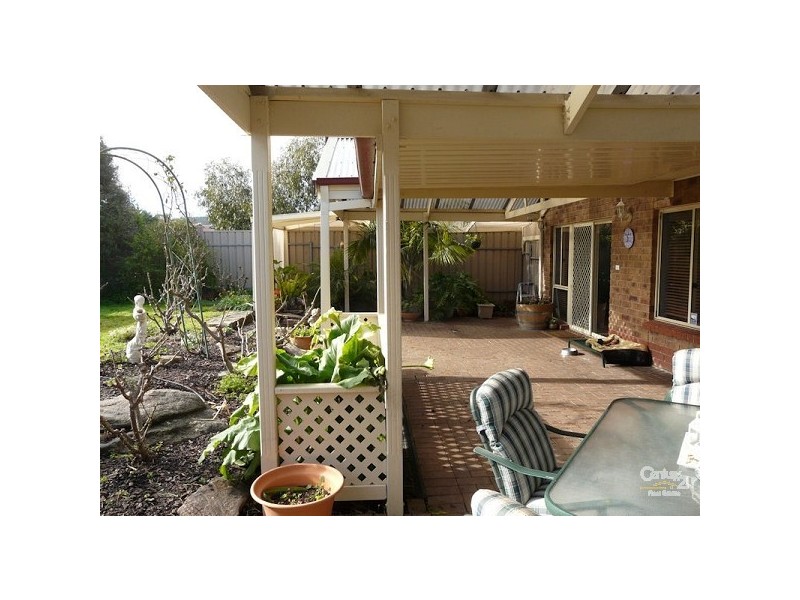 77 Warburton Drive, Woodcroft SA 5162