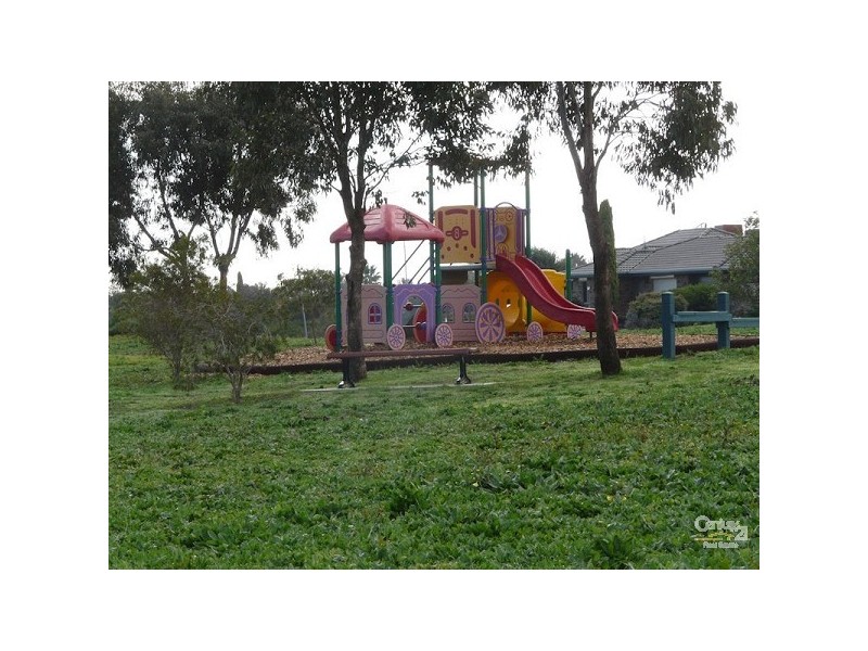 77 Warburton Drive, Woodcroft SA 5162