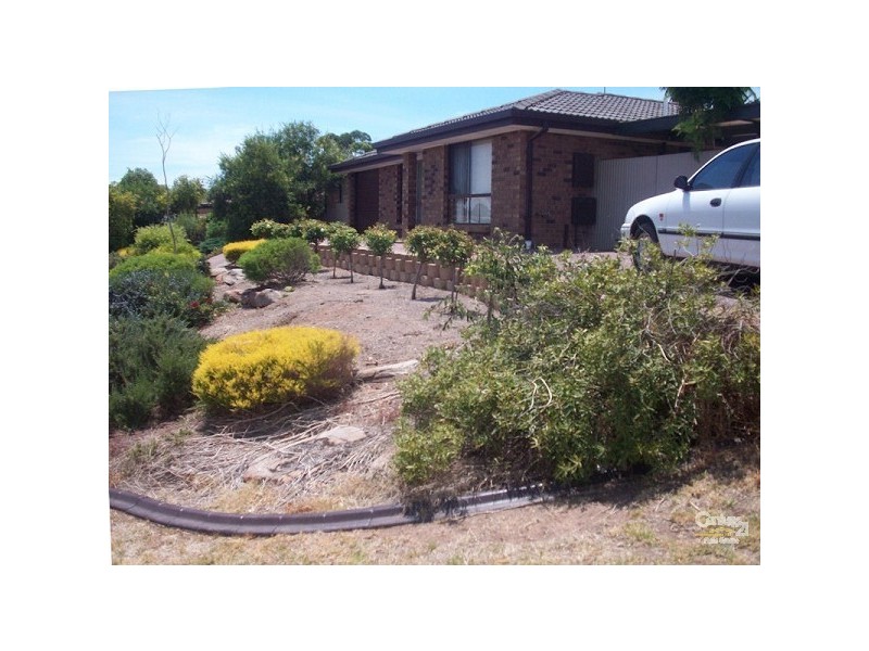 2 Garland Road   FOR RENT, Noarlunga Downs SA 5168