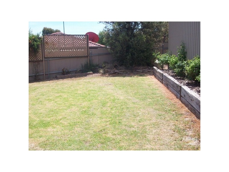 2 Garland Road   FOR RENT, Noarlunga Downs SA 5168