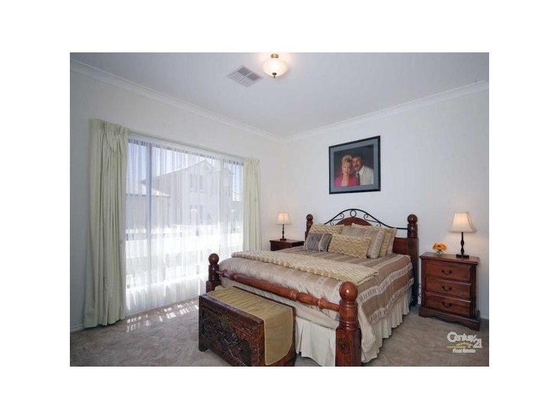 12 Lord Howe Crescent, Mawson Lakes SA 5095