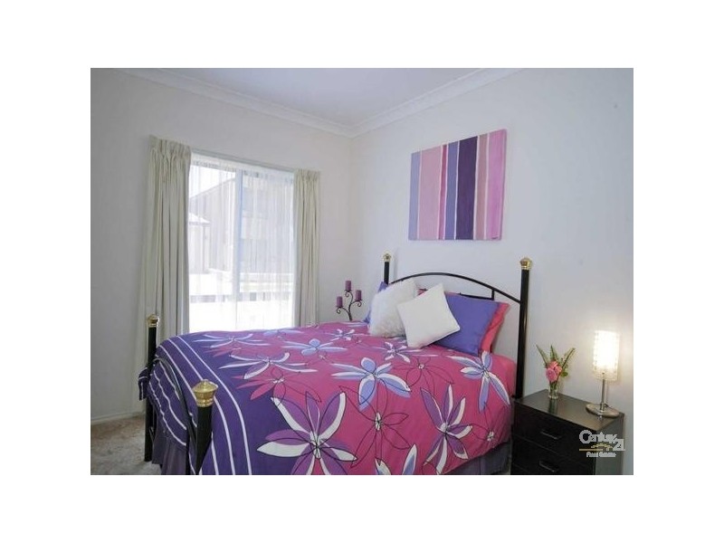 12 Lord Howe Crescent, Mawson Lakes SA 5095