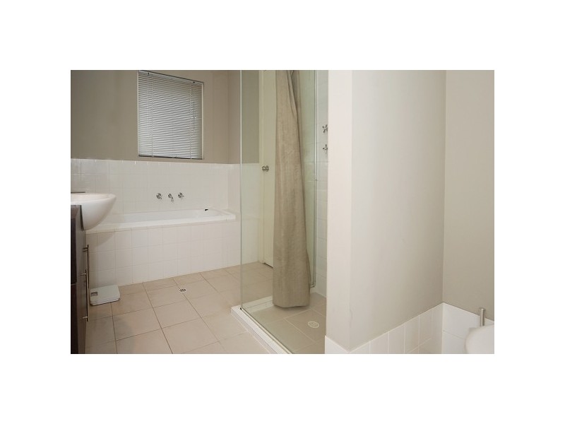 4 Yates Street, Mawson Lakes SA 5095