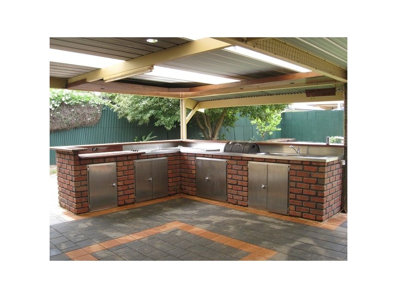 16 Carousel Street, Para Vista SA 5093