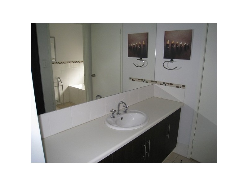 13 Brimpton Avenue, Mawson Lakes SA 5095