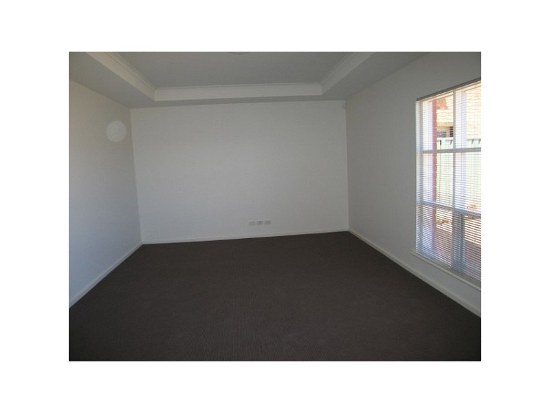 10 Waterton Lane, Mawson Lakes SA 5095