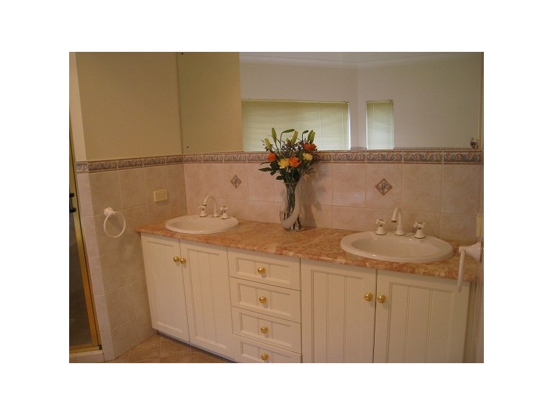 43 Piccadilly Circus, Golden Grove SA 5125